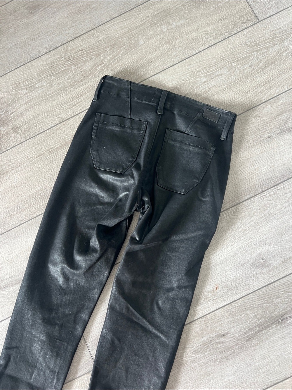 PAIGE anthropologie Black coated Jogger Jeans size 24 - Picture 9 of 11